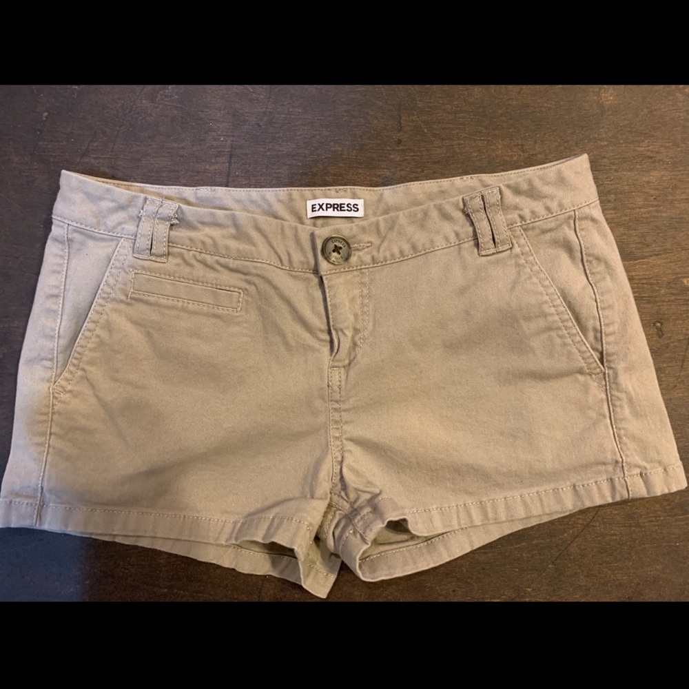 Women’s casual tan shorts